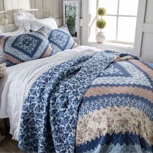 Beautiful Queen ComforterSet